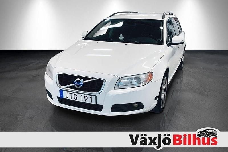 Vit Begagnad 2009 Volvo V70 Momentum Kombi | 69 900 kr (Lite dyr) - Bild 1/4