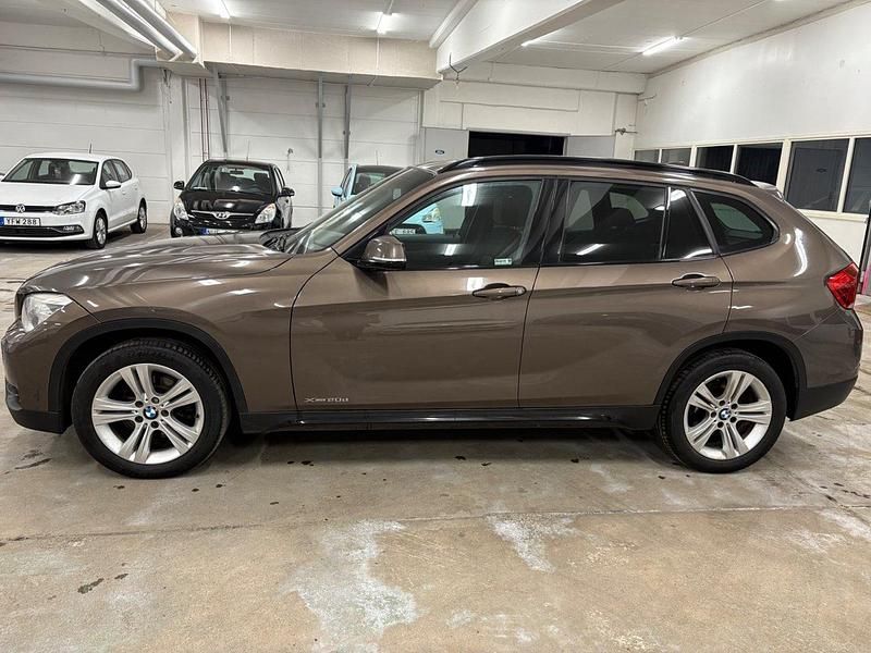 Brun Begagnad 2012 BMW X1 Sport Line SUV | 119 900 kr (Dyr) - Bild 1/4