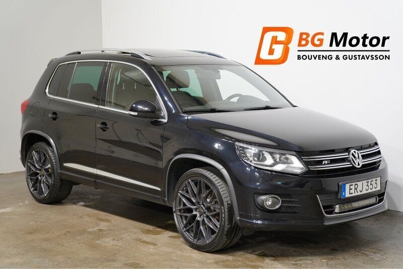 Svart Begagnad 2015 VW Tiguan R-line SUV | 139 900 kr (Marknadspris) - Bild 1/3