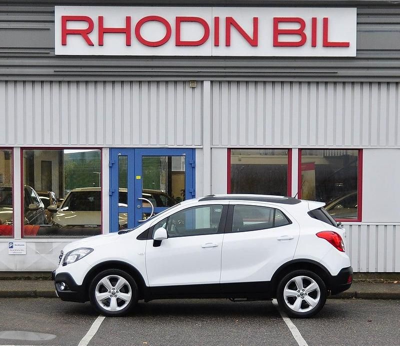 Olympic white Begagnad 2013 Opel Mokka SUV | 89 900 kr (Marknadspris) - Bild 1/4