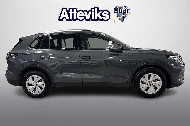 Begagnad VW Tiguan 150 HK (110 kW) 2024 Mörkgrå SUV