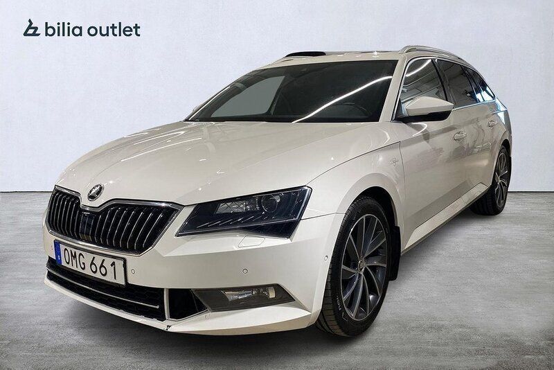 Vit Begagnad 2018 Skoda Superb Business Line Kombi | 189 000 kr (Superpris) - Bild 1/4