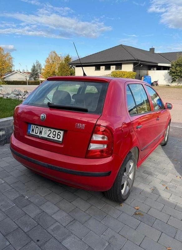 Begagnad 2004 Skoda Fabia Halvkombi | 19 900 kr (Marknadspris) - Bild 1/4
