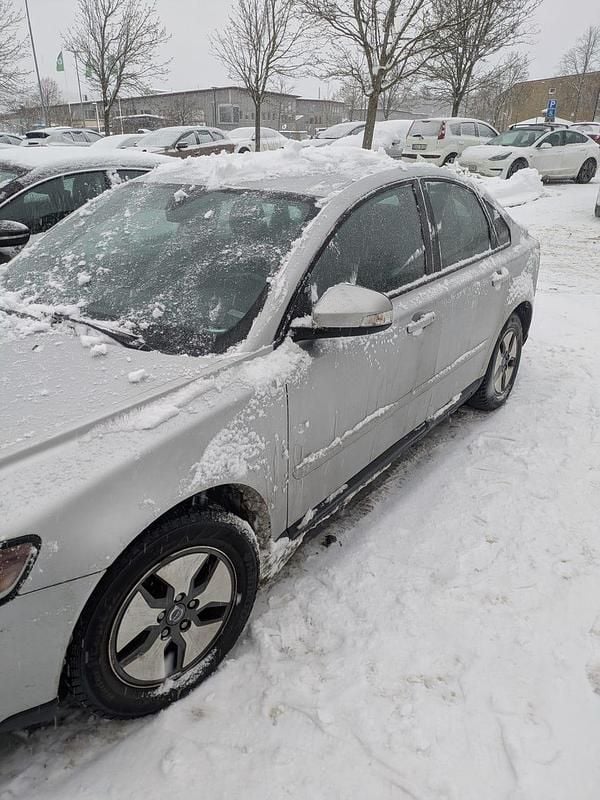 Begagnad 2010 Volvo S40 Sedan | 30 000 kr (Bra pris) - Bild 1/4