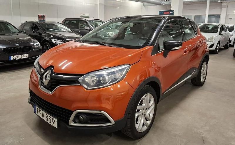 Flerfärgad Begagnad 2015 Renault Captur SUV | 85 000 kr (Marknadspris) - Bild 1/4
