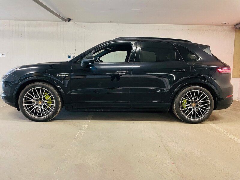 Begagnad Porsche Cayenne 463 HK (340 kW) 2018 Svart SUV