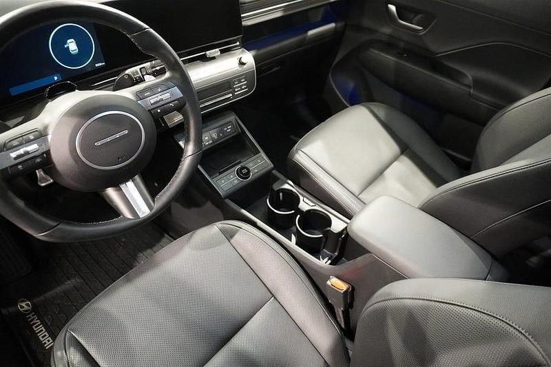 Begagnad Hyundai Kona Advanced 160 kW (218 HK) 2024 Shimmering silver SUV