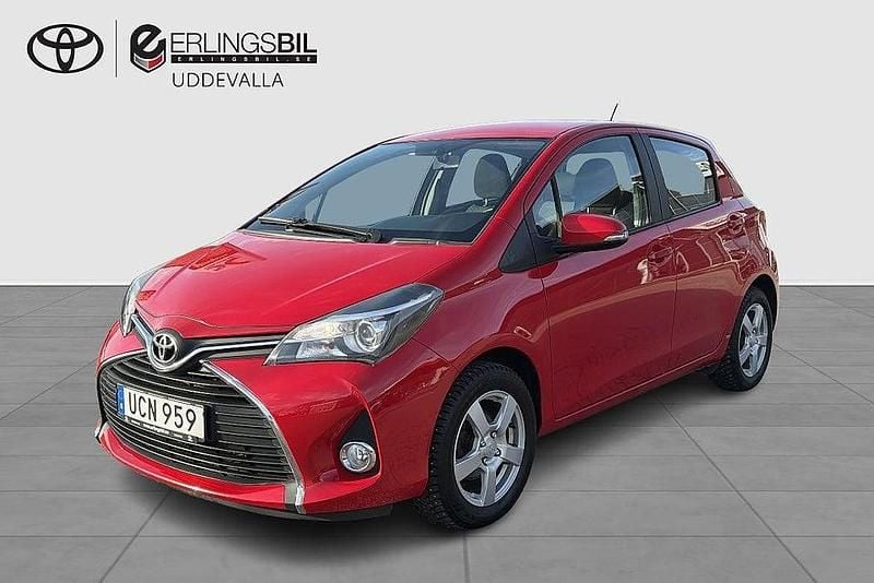 Röd Begagnad 2014 Toyota Yaris Active Halvkombi | 109 900 kr (Marknadspris) - Bild 1/4