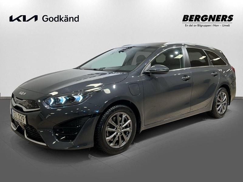Grå Begagnad 2022 Kia Ceed Sportswagon 2 Kombi | 289 900 kr (Dyr) - Bild 1/4