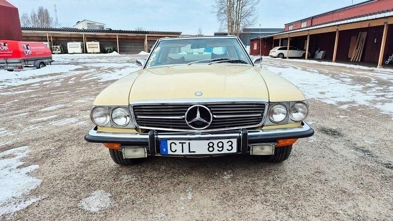 Begagnad Mercedes SL450 224 HK (164 kW) 1973 Gul Cab