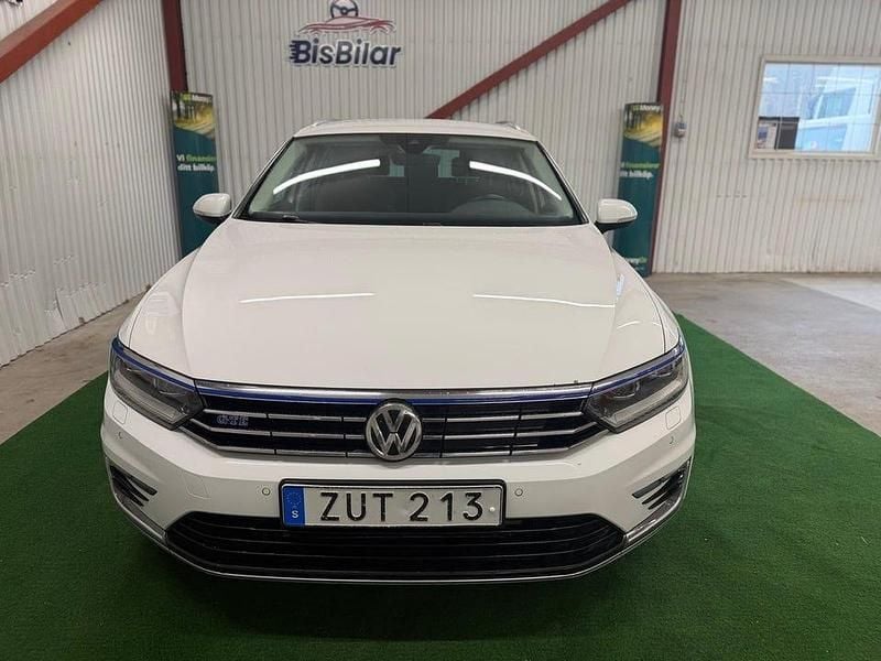 Begagnad VW Passat GTE 218 HK (160 kW) 2018 Vit Kombi