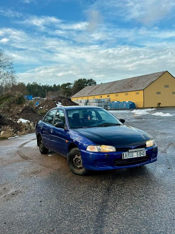 Begagnad 1996 Mitsubishi Lancer Sedan | 15 900 kr - Bild 1/4