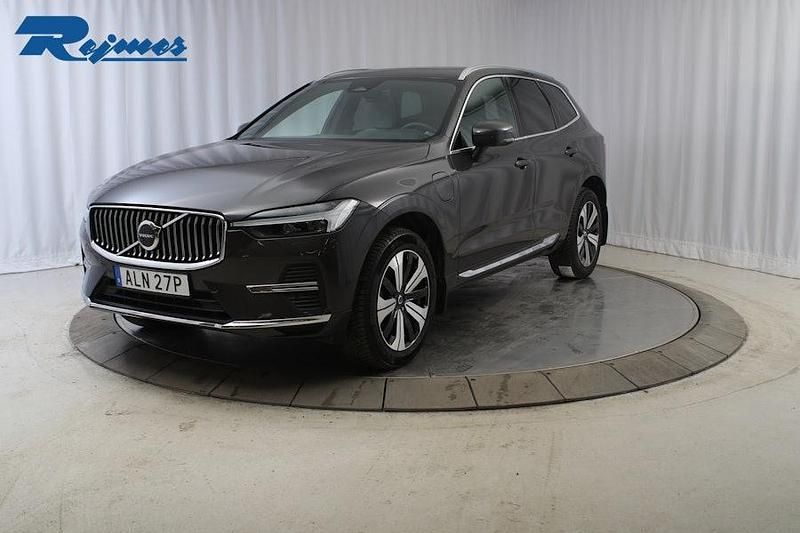 Begagnad Volvo XC60 Plus 253 HK (186 kW) 2022 Grå SUV
