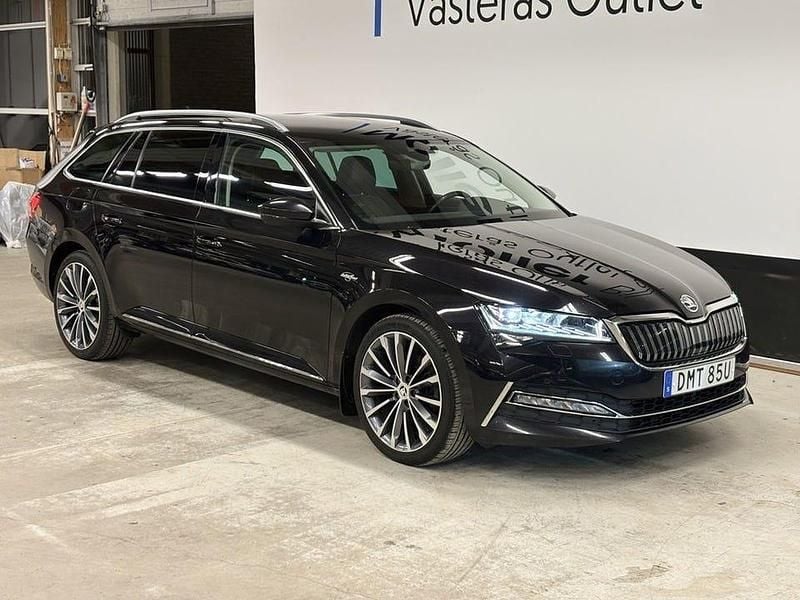 Svart Begagnad 2021 Skoda Superb LAURIN & KLEMENT Kombi | 244 900 kr (Bra pris) - Bild 1/3