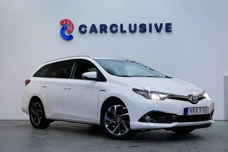Vit Begagnad 2016 Toyota Auris Touring Sports Kombi | 169 900 kr (Marknadspris) - Bild 1/4