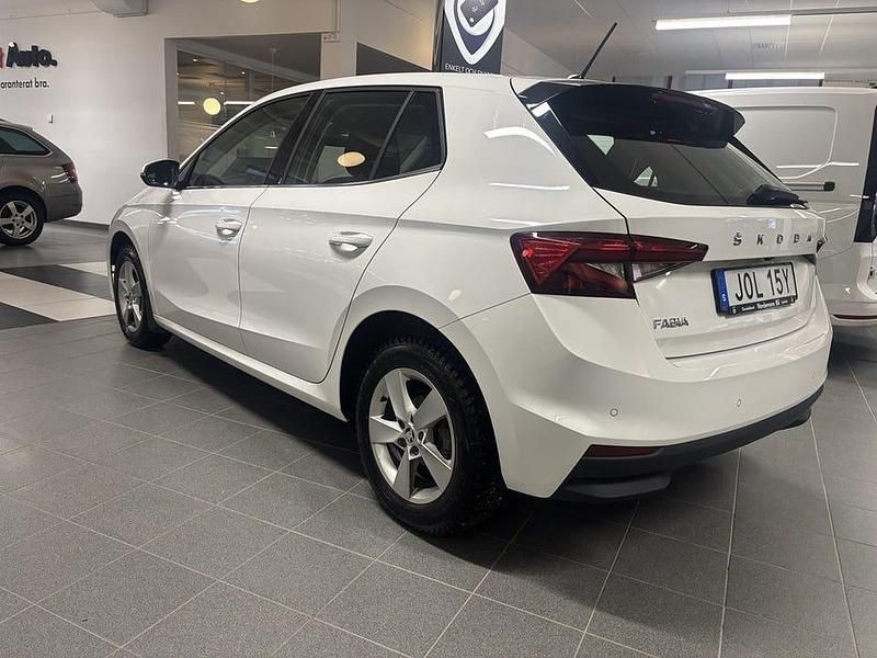 Begagnad Skoda Fabia Style 110 HK (80 kW) 2023 Candy white Halvkombi