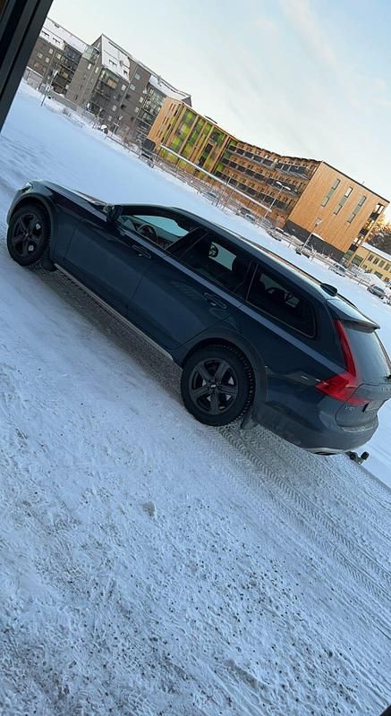 Begagnad Volvo V90 CC 190 HK (139 kW) 2020 Kombi