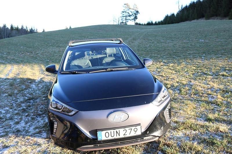 Begagnad Hyundai Ioniq 88 kW (120 HK) 2018 Halvkombi