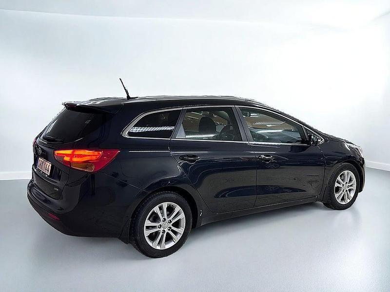 Begagnad Kia Ceed Sportswagon Comfort 128 HK (94 kW) 2014 Svart Kombi