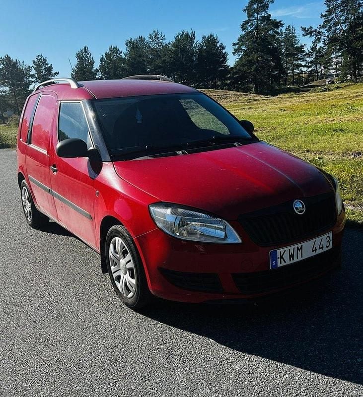 Röd Begagnad 2011 Skoda Roomster | 28 400 kr - Bild 1/4