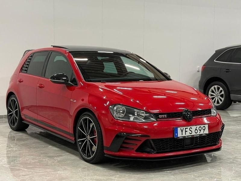 Begagnad VW Golf VII GTI Clubsport 265 HK (194 kW) 2016 Flerfärgad Halvkombi