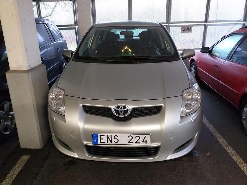 Begagnad 2007 Toyota Auris Halvkombi | 31 900 kr (Superpris) - Bild 1/4