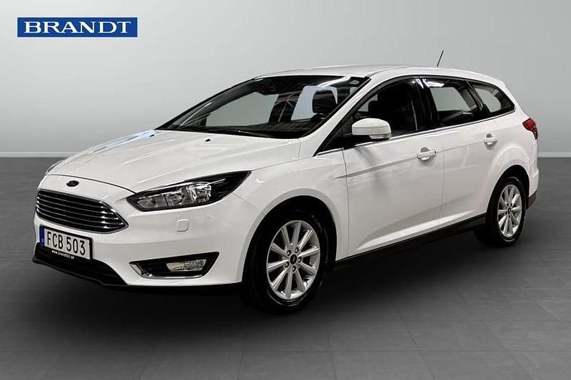 Vit Begagnad 2018 Ford Focus Titanium Kombi | 119 000 kr (Marknadspris) - Bild 1/4