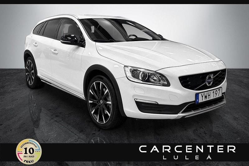 Vit Begagnad 2017 Volvo V60 CC Standard Kombi | 194 900 kr (Marknadspris) - Bild 1/4