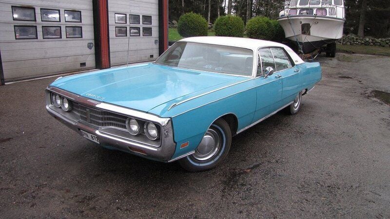 Ljusblå Begagnad 1969 Chrysler New Yorker Sedan | 100 000 kr - Bild 1/4