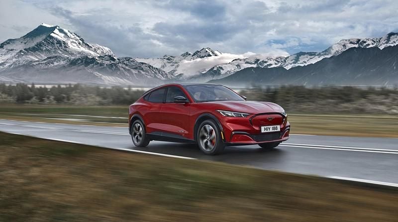 Begagnad 2021 Ford Mustang Mach-E SUV | 324 900 kr (Superpris) - Bild 1/2