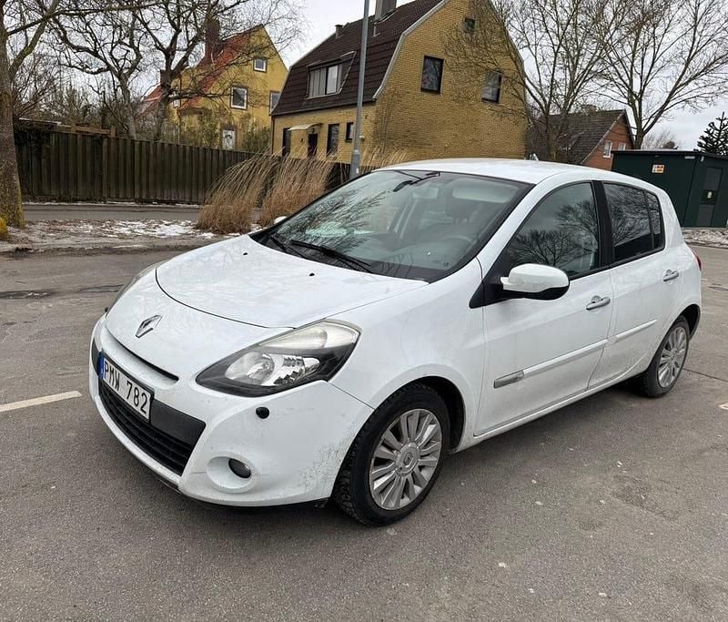 Begagnad Renault Clio R.S. 75 HK (55 kW) 2011 Halvkombi