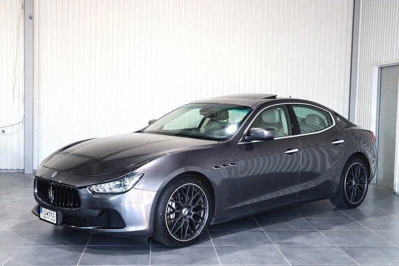 Grå Begagnad 2013 Maserati Ghibli Sportkupé | 269 900 kr - Bild 1/4
