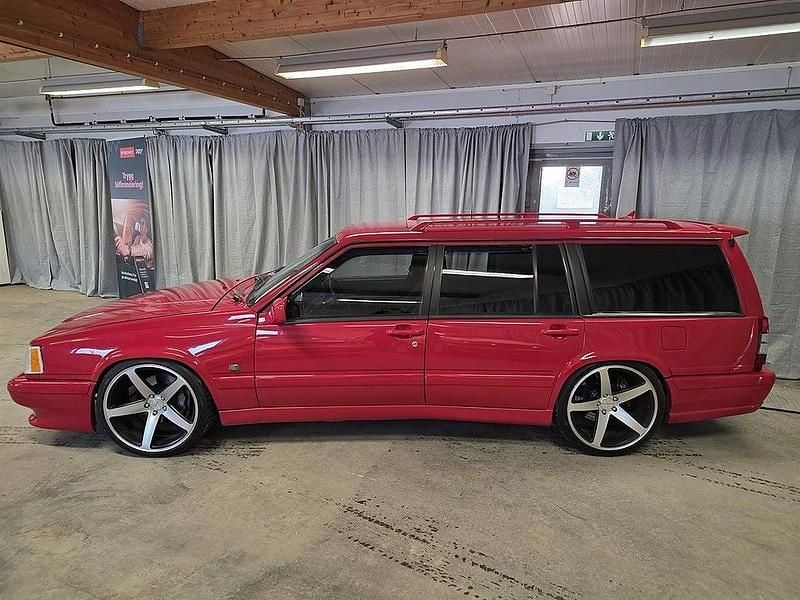 Begagnad Volvo 940 275 HK (202 kW) 1991 Röd Kombi