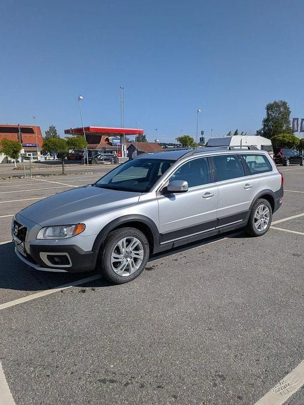 Grå Begagnad 2013 Volvo XC70 Momentum SUV | 113 000 kr (Bra pris) - Bild 1/4