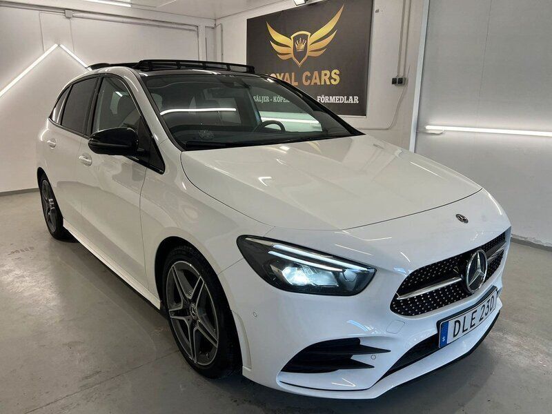 Vit Begagnad 2020 Mercedes B180 AMG Minibuss | 229 990 kr (Bra pris) - Bild 1/4