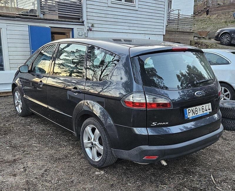 Grå Begagnad 2006 Ford S-MAX S Minibuss | 5 000 kr - Bild 1/1