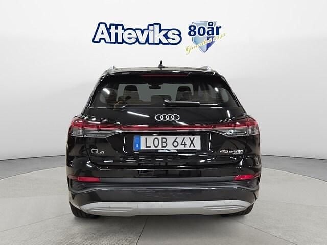 Begagnad Audi Q4 e-tron Advanced 210 kW (286 HK) 2023 Svart SUV