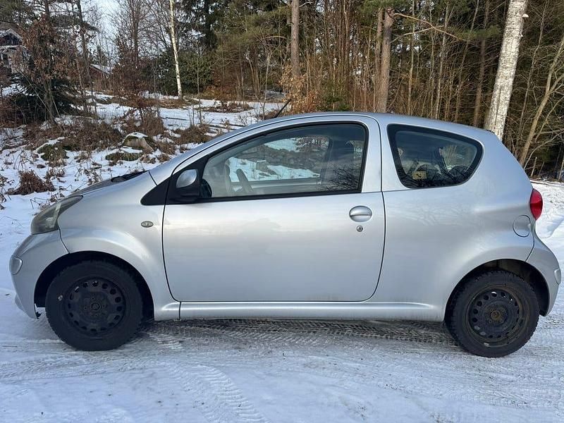 Begagnad Toyota Aygo 68 HK (50 kW) 2005 Halvkombi