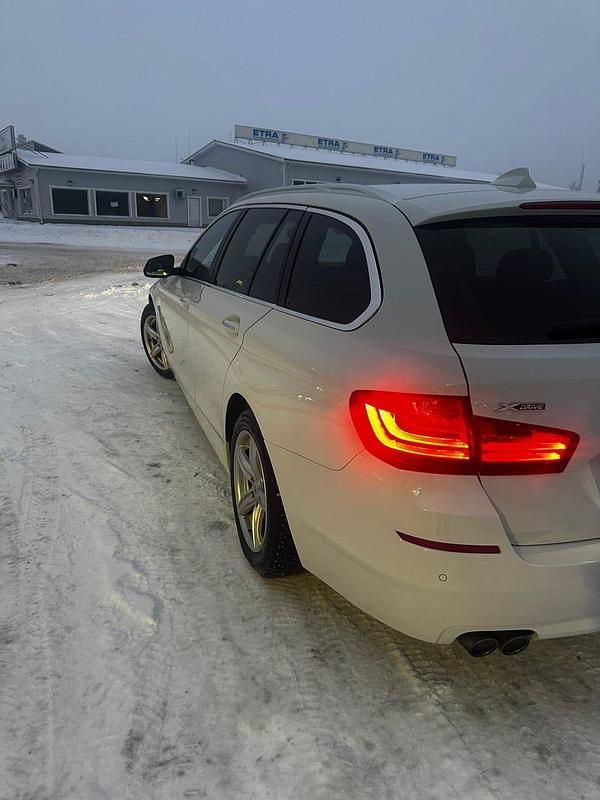 Begagnad BMW 520 184 HK (135 kW) 2014 Kombi