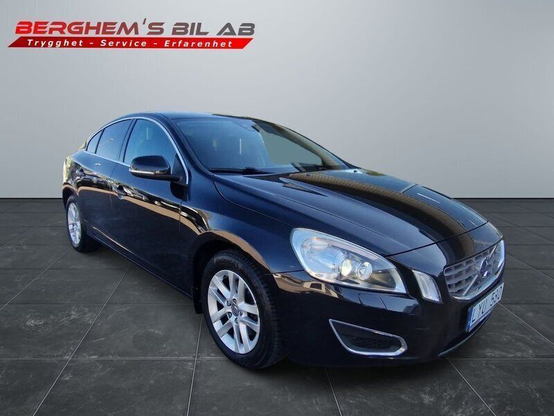 Svart Begagnad 2012 Volvo S60 Momentum Sedan | 89 900 kr (Marknadspris) - Bild 1/3