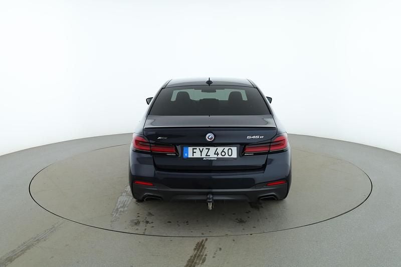 Begagnad BMW 545e M Sport 394 HK (289 kW) 2022 Svart Sedan