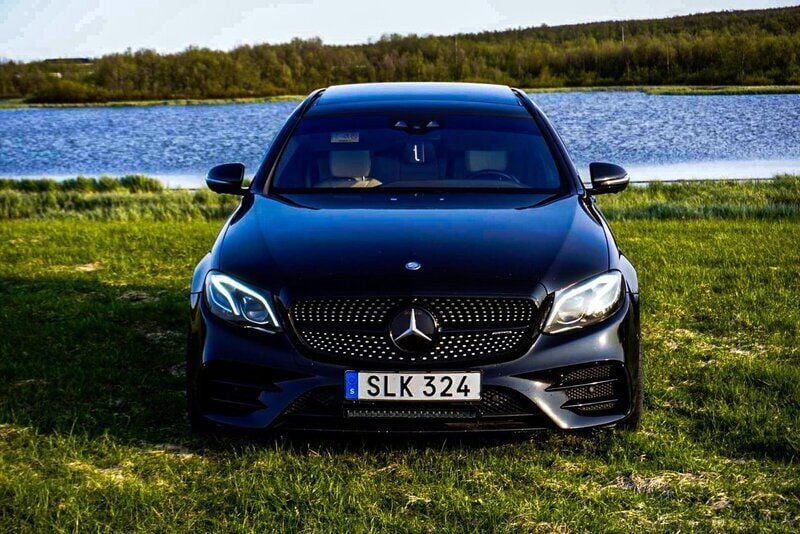 Svart Begagnad 2017 Mercedes E43 AMG AMG line Sedan | 425 999 kr (Marknadspris) - Bild 1/4