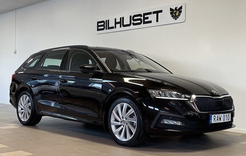 Svart Begagnad 2021 Skoda Octavia Ambition Kombi | 249 900 kr (Superpris) - Bild 1/4