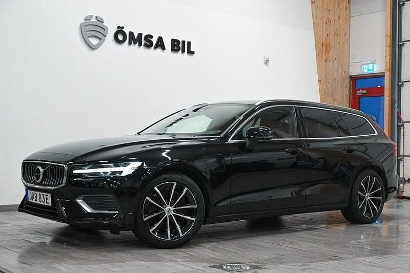 Svart Begagnad 2023 Volvo V60 Plus Kombi | 339 800 kr - Bild 1/4