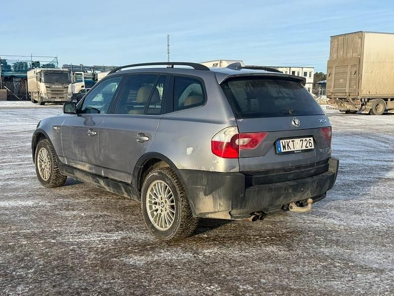 Begagnad BMW X3 231 HK (169 kW) 2005 Grå SUV