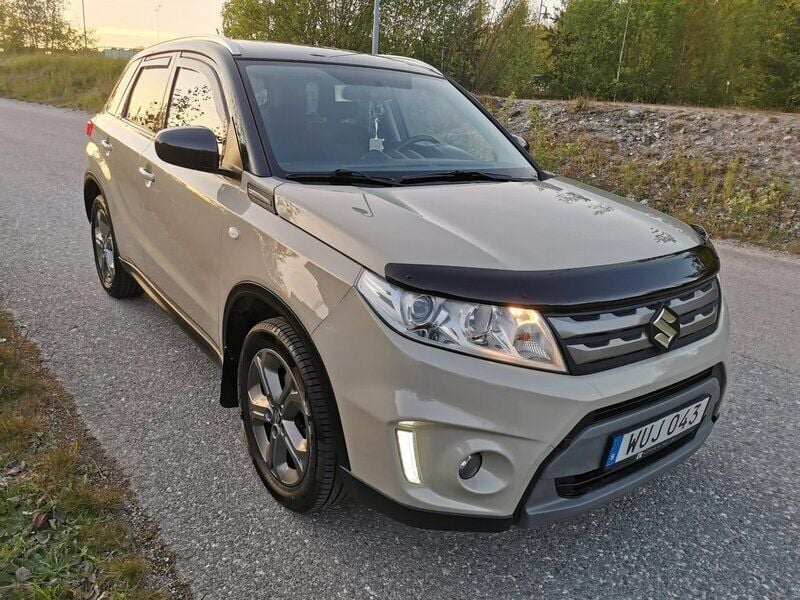 Gul Begagnad 2015 Suzuki Vitara GL SUV | 149 000 kr - Bild 1/4