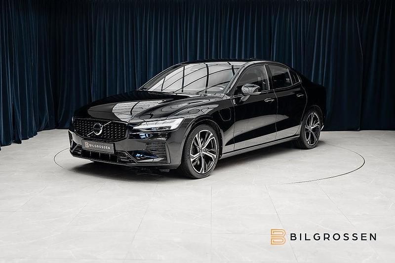 Svart Begagnad 2023 Volvo S60 Plus Sedan | 439 900 kr - Bild 1/4