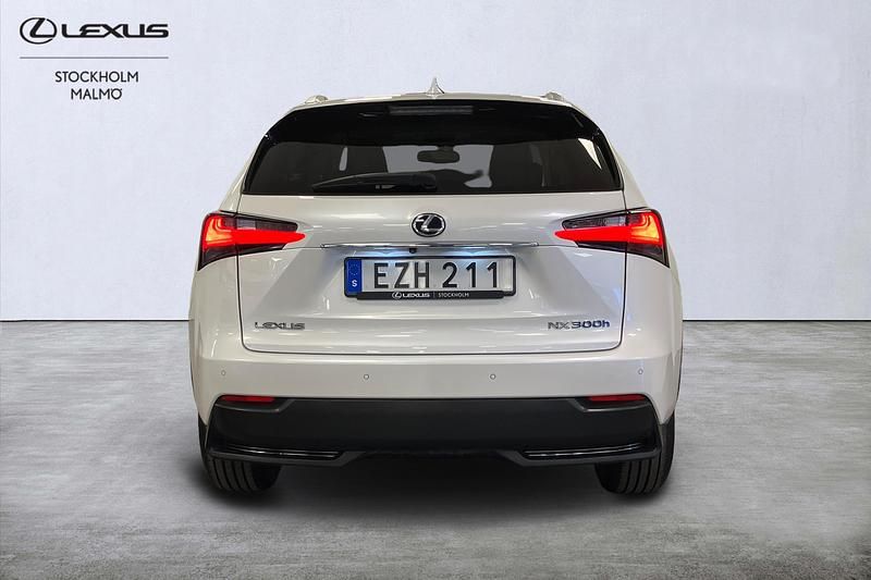 Begagnad Lexus NX300h Executive Line 200 HK (147 kW) 2014 Vit SUV