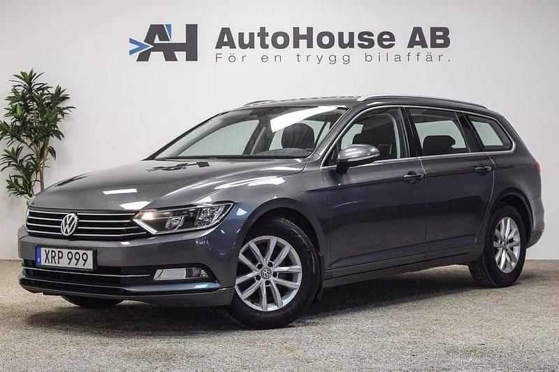 Mörkgrå Begagnad 2016 VW Passat Kombi | 134 000 kr (Bra pris) - Bild 1/4