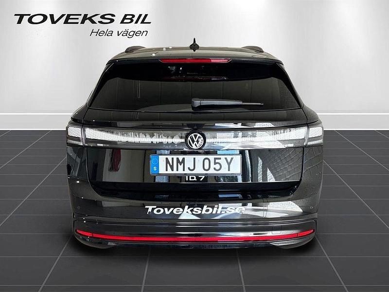 Begagnad VW ID.7 Pro 210 kW (286 HK) 2025 Svart (grenadilla black metallic) Kombi